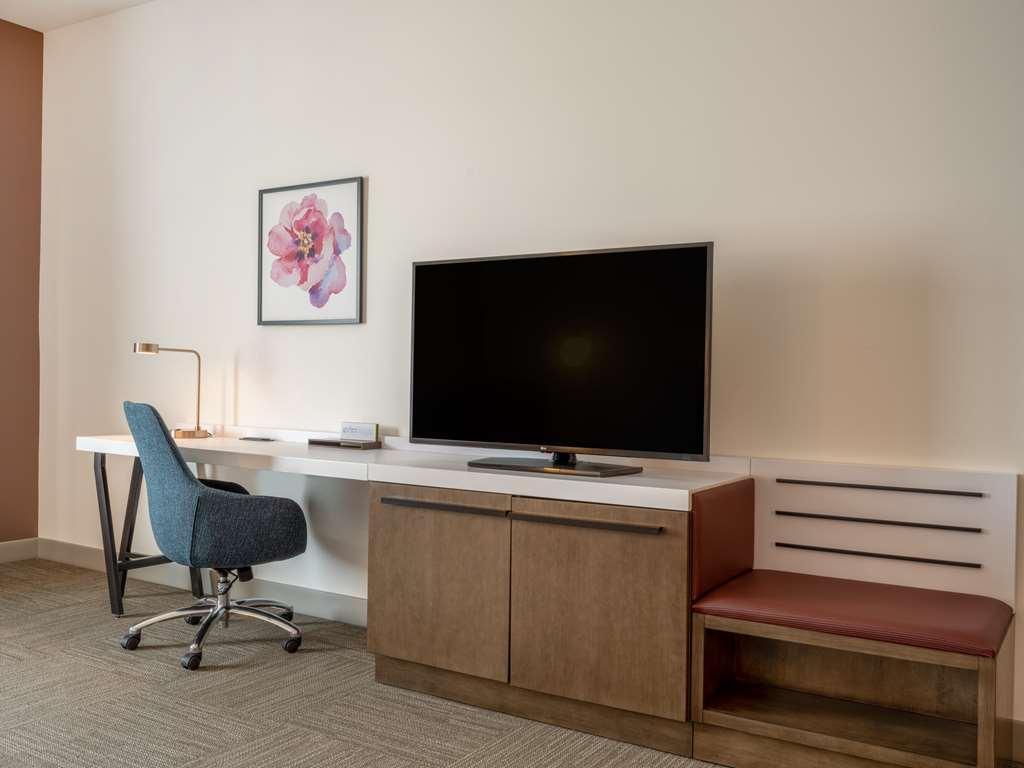 Hilton Garden Inn Jeffersonville Louisville North Room photo